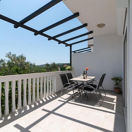 Apartments Dobrila Kaštel Novi 外观 照片