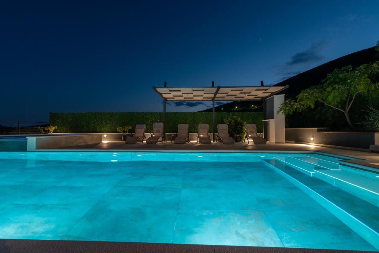 Apartments Dobrila Kaštel Novi 外观 照片
