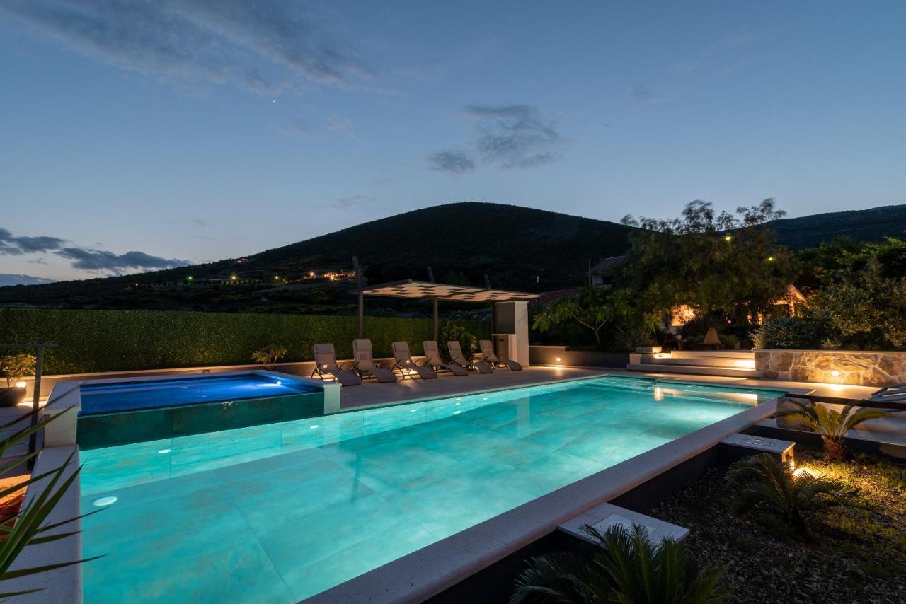 Apartments Dobrila Kaštel Novi 外观 照片