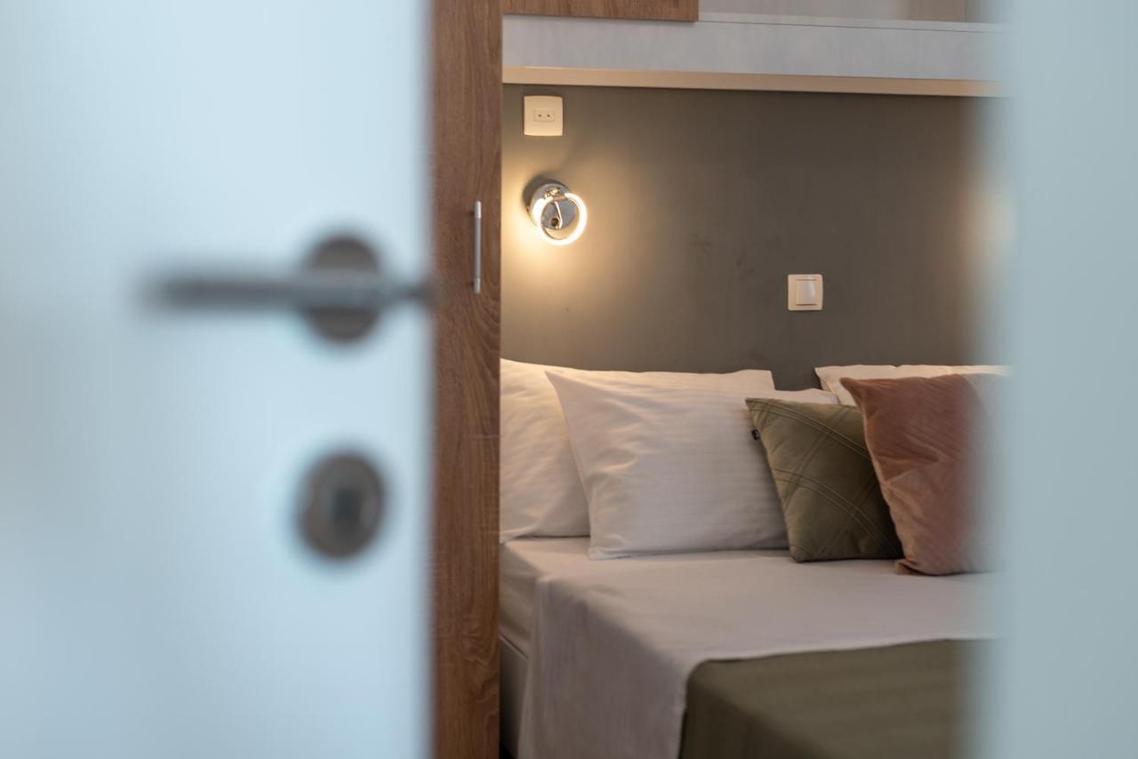 Apartments Dobrila Kaštel Novi 外观 照片