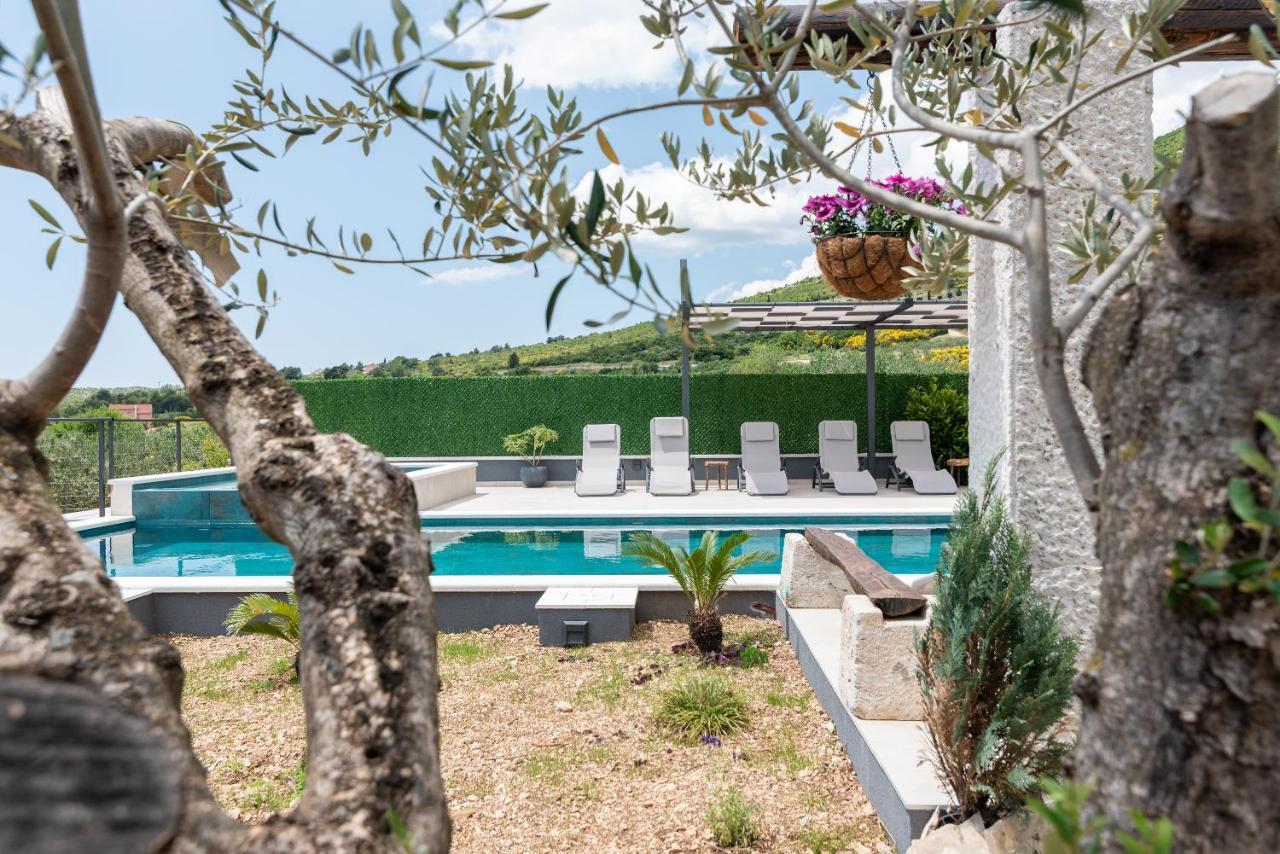 Apartments Dobrila Kaštel Novi 外观 照片