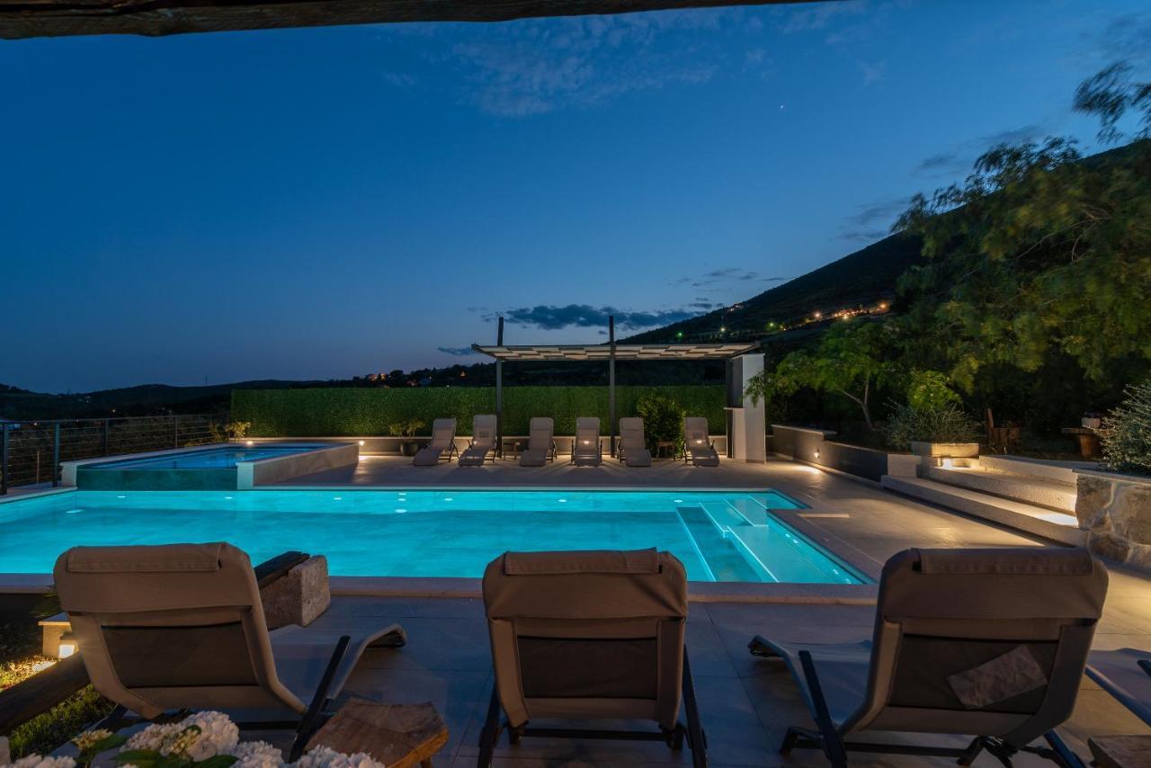 Apartments Dobrila Kaštel Novi 外观 照片