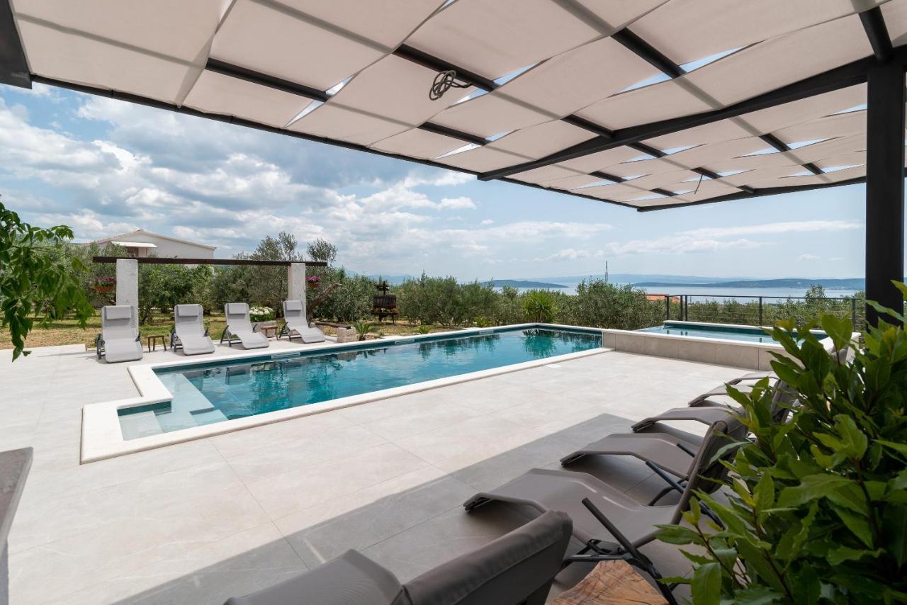 Apartments Dobrila Kaštel Novi 外观 照片